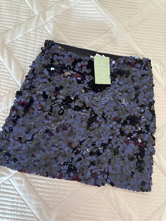 H&M Dresses & Skirts - H&M Iridescent Navy Sequin Mini Skirt